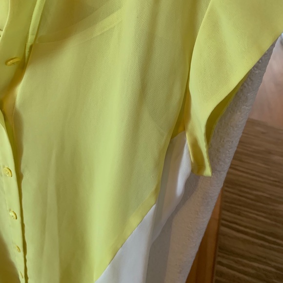 Yellow button down blouse - Picture 3 of 3
